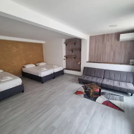 Guest house G3 Gamboa 3*
